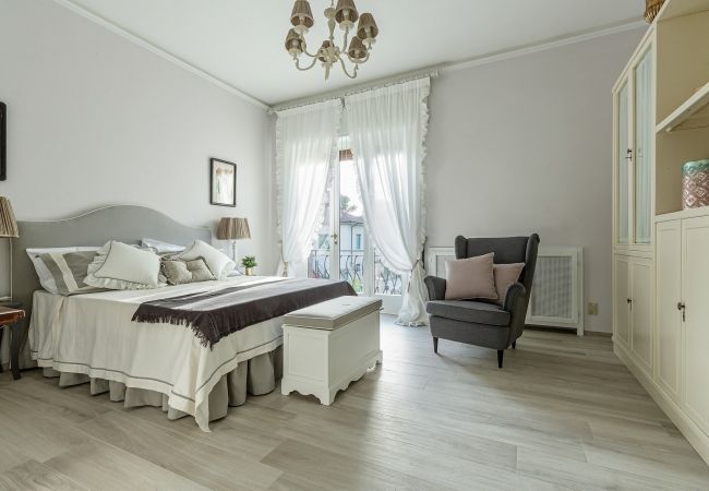Villa in Lucca - VILLA OLIVIA: a New Luxury Villa with Garden in Lucca with PARKING Villa in Lucca - VILLA OLIVIA: a New Luxury Villa with Garden in Lucca with PARKING