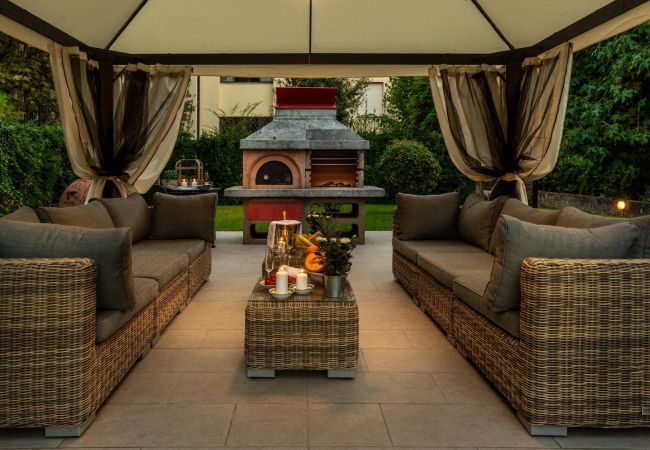 Villa in Lucca - VILLA OLIVIA: a New Luxury Villa with Garden in Lucca with PARKING Villa in Lucca - VILLA OLIVIA: a New Luxury Villa with Garden in Lucca with PARKING