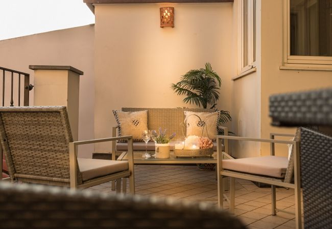 Apartment in Lucca - 2 Bedrooms 2 Bathrooms Romantic Apartment with Terrace and Parking in Lucca Apartment in Lucca - 2 Bedrooms 2 Bathrooms Romantic Apartment with Terrace and Parking in Lucca