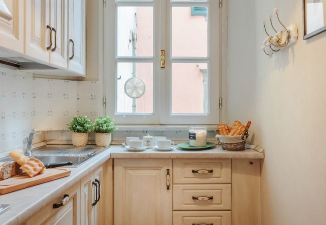Apartment in Lucca - Romantic LUCCA apartment With View Over a Church Apartment in Lucca - Romantic LUCCA apartment With View Over a Church