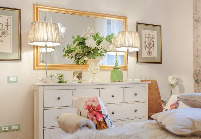 Apartment in Lucca - Romantic LUCCA apartment With View Over a Church Apartment in Lucca - Romantic LUCCA apartment With View Over a Church