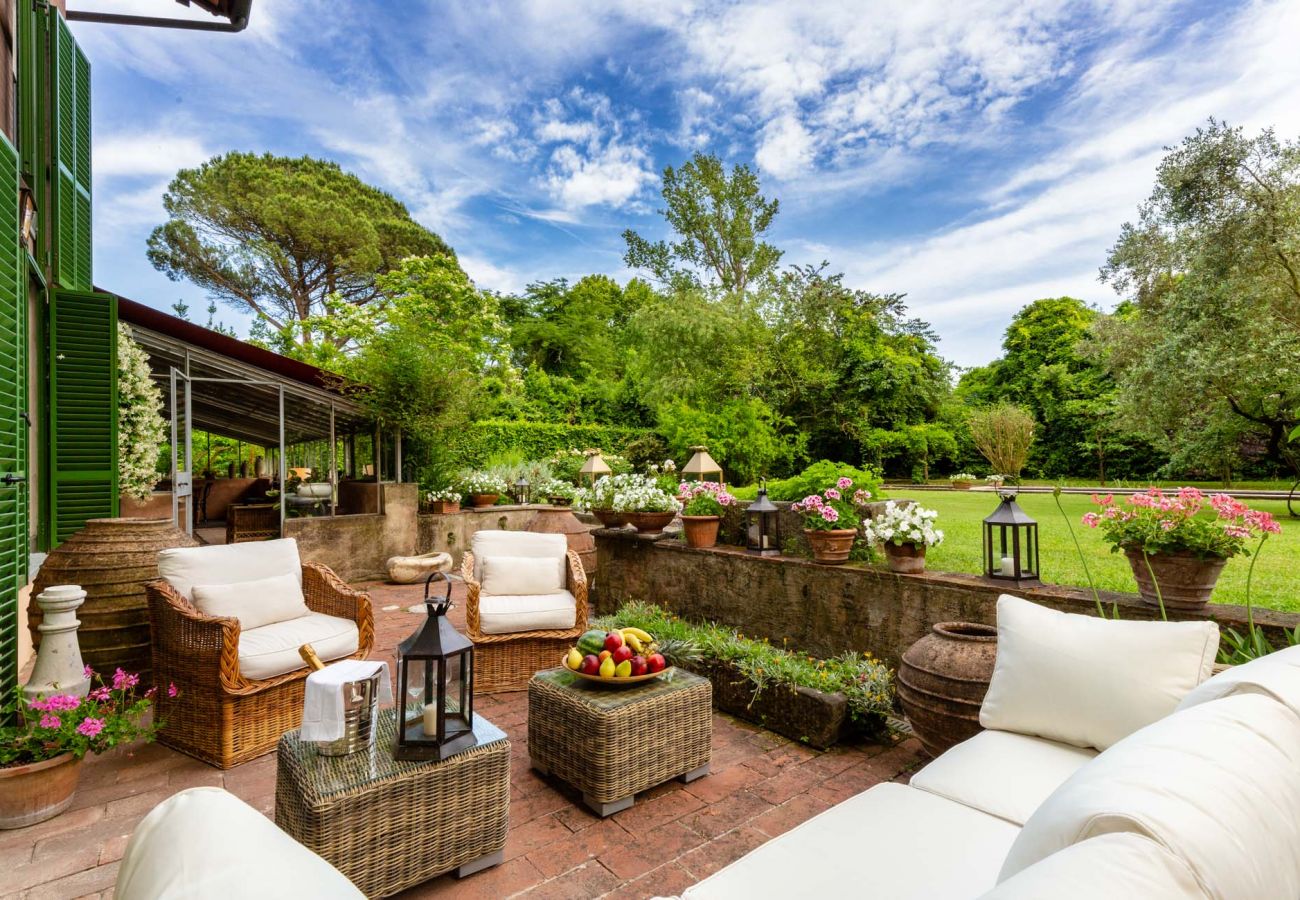 Villa in Migliarino - LIMONAIA Romantic Farmhouse in the Pinewood, Private Pool close to the Beach Villa in Migliarino - LIMONAIA Romantic Farmhouse in the Pinewood, Private Pool close to the Beach