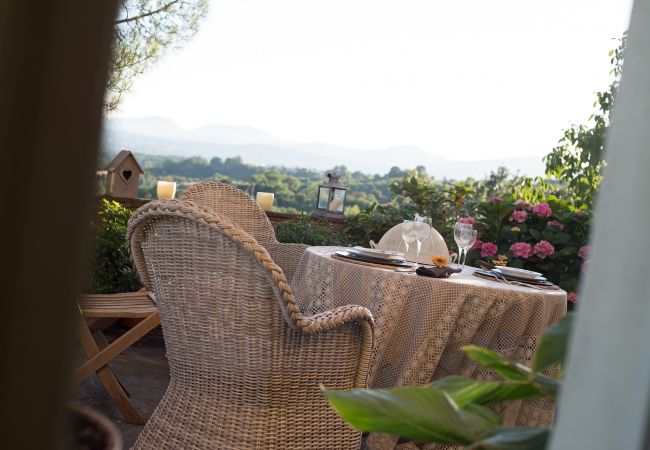 Villa in Capannori - FRANTOIO a Romantic Farmhouse Apartment with Terrace and Views Villa in Capannori - FRANTOIO a Romantic Farmhouse Apartment with Terrace and Views