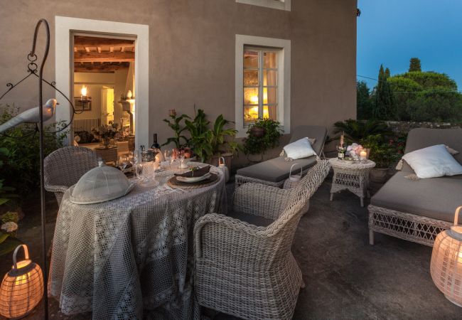 Villa in Capannori - FRANTOIO a Romantic Farmhouse Apartment with Terrace and Views Villa in Capannori - FRANTOIO a Romantic Farmhouse Apartment with Terrace and Views