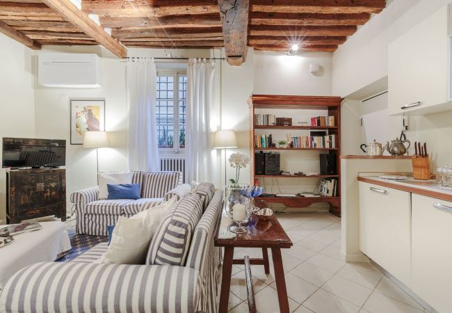 Apartment in Lucca - Stylish Smart Ground Floor Apartment inside Lucca Apartment in Lucca - Stylish Smart Ground Floor Apartment inside Lucca