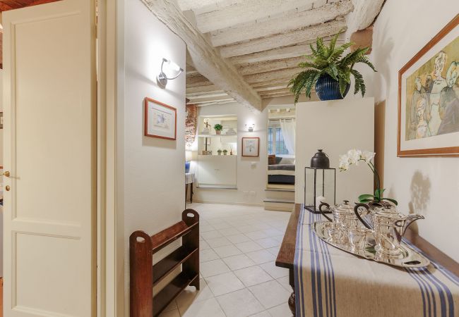 Apartment in Lucca - Stylish Smart Ground Floor Apartment inside Lucca Apartment in Lucca - Stylish Smart Ground Floor Apartment inside Lucca