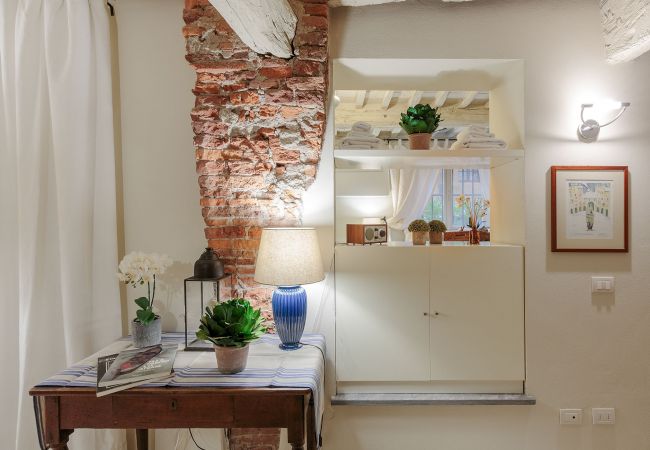 Apartment in Lucca - Stylish Smart Ground Floor Apartment inside Lucca Apartment in Lucca - Stylish Smart Ground Floor Apartment inside Lucca