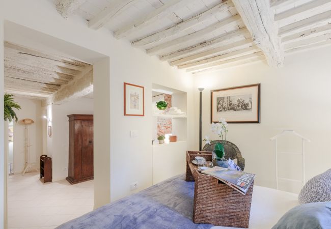 Apartment in Lucca - Stylish Smart Ground Floor Apartment inside Lucca Apartment in Lucca - Stylish Smart Ground Floor Apartment inside Lucca
