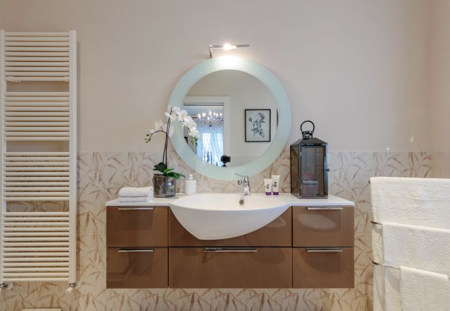 Villa in Lucca - HONEYMOON LEONOR VILLA in bike distance from Lucca Villa in Lucca - HONEYMOON LEONOR VILLA in bike distance from Lucca