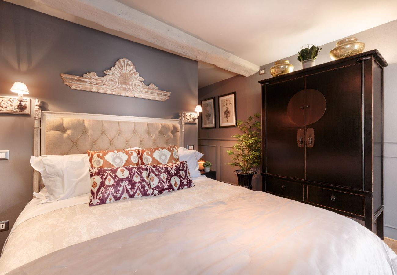 Apartment in Lucca - The Palatial Suite: Smart Luxury Home in Lucca Apartment in Lucca - The Palatial Suite: Smart Luxury Home in Lucca