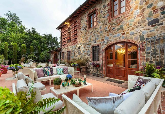 Villa in Orentano - 11 bedrooms Luxury Farmhouse, Private Pool, Jacuzzi, Private Tennis Villa in Orentano - 11 bedrooms Luxury Farmhouse, Private Pool, Jacuzzi, Private Tennis