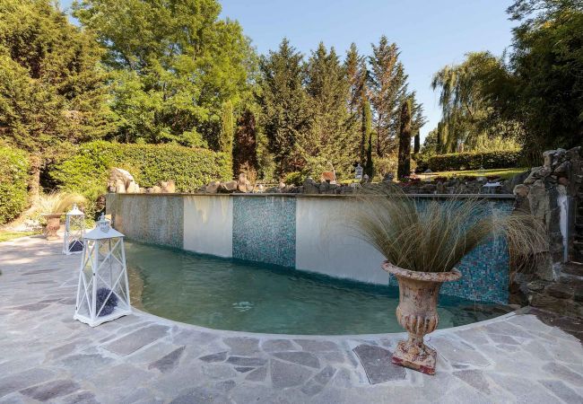 Villa in Orentano - 11 bedrooms Luxury Farmhouse, Private Pool, Jacuzzi, Private Tennis Villa in Orentano - 11 bedrooms Luxury Farmhouse, Private Pool, Jacuzzi, Private Tennis