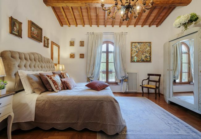 Villa in Orentano - 11 bedrooms Luxury Farmhouse, Private Pool, Jacuzzi, Private Tennis Villa in Orentano - 11 bedrooms Luxury Farmhouse, Private Pool, Jacuzzi, Private Tennis