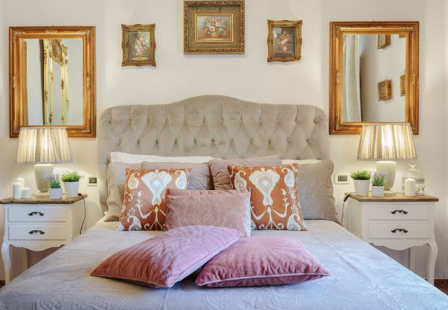 Villa in Orentano - 11 bedrooms Luxury Farmhouse, Private Pool, Jacuzzi, Private Tennis Villa in Orentano - 11 bedrooms Luxury Farmhouse, Private Pool, Jacuzzi, Private Tennis