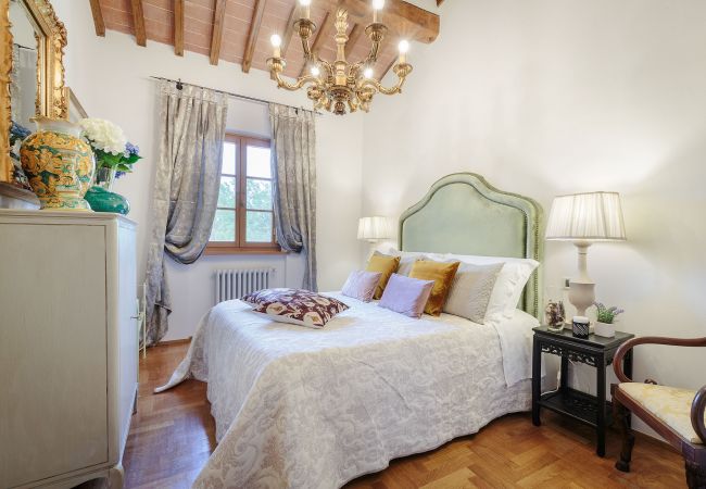 Villa in Orentano - 11 bedrooms Luxury Farmhouse, Private Pool, Jacuzzi, Private Tennis Villa in Orentano - 11 bedrooms Luxury Farmhouse, Private Pool, Jacuzzi, Private Tennis