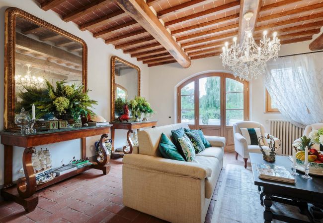 Villa in Orentano - 11 bedrooms Luxury Farmhouse, Private Pool, Jacuzzi, Private Tennis Villa in Orentano - 11 bedrooms Luxury Farmhouse, Private Pool, Jacuzzi, Private Tennis