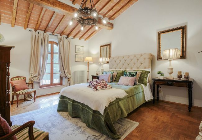 Villa in Orentano - 11 bedrooms Luxury Farmhouse, Private Pool, Jacuzzi, Private Tennis Villa in Orentano - 11 bedrooms Luxury Farmhouse, Private Pool, Jacuzzi, Private Tennis