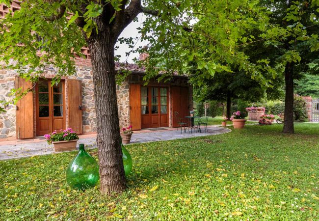 Villa in Orentano - 11 bedrooms Luxury Farmhouse, Private Pool, Jacuzzi, Private Tennis Villa in Orentano - 11 bedrooms Luxury Farmhouse, Private Pool, Jacuzzi, Private Tennis