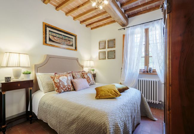 Villa in Orentano - 11 bedrooms Luxury Farmhouse, Private Pool, Jacuzzi, Private Tennis Villa in Orentano - 11 bedrooms Luxury Farmhouse, Private Pool, Jacuzzi, Private Tennis