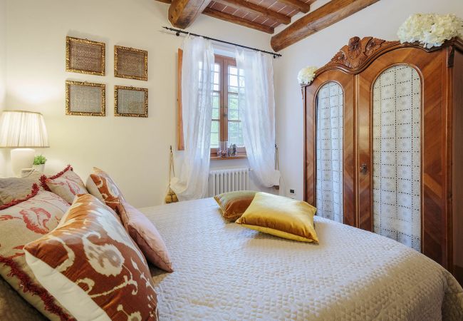 Villa in Orentano - 11 bedrooms Luxury Farmhouse, Private Pool, Jacuzzi, Private Tennis Villa in Orentano - 11 bedrooms Luxury Farmhouse, Private Pool, Jacuzzi, Private Tennis