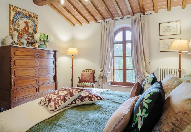 Villa in Orentano - 11 bedrooms Luxury Farmhouse, Private Pool, Jacuzzi, Private Tennis Villa in Orentano - 11 bedrooms Luxury Farmhouse, Private Pool, Jacuzzi, Private Tennis