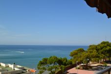 Apartment in Salou - MARESTO 1: Terrace sea view with BBQ-75m beach Salou-Free Wifi, parking, Linen