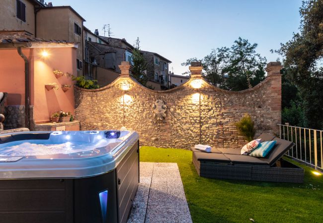 Villa in Marcialla - VILLA CHIANTI, your Secret 4 Bedrooms Retreat with View over the Vineyards in Marcialla Villa in Marcialla - VILLA CHIANTI, your Secret 4 Bedrooms Retreat with View over the Vineyards in Marcialla