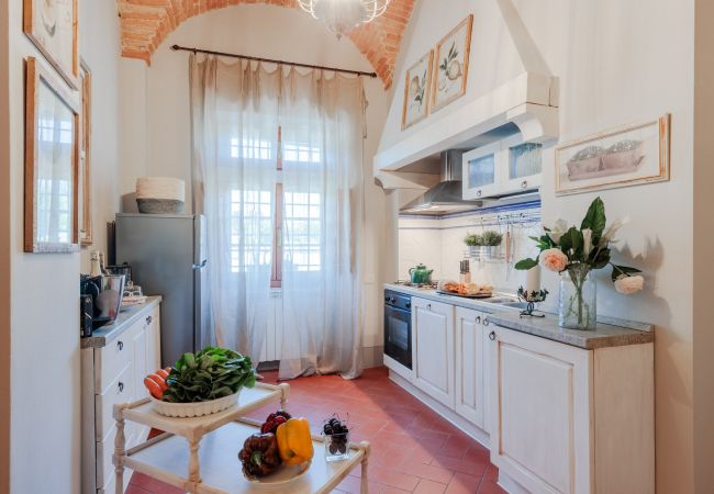 Villa in Marcialla - VILLA CHIANTI, your Secret 4 Bedrooms Retreat with View over the Vineyards in Marcialla Villa in Marcialla - VILLA CHIANTI, your Secret 4 Bedrooms Retreat with View over the Vineyards in Marcialla