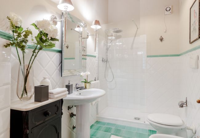 Villa in Marcialla - VILLA CHIANTI, your Secret 4 Bedrooms Retreat with View over the Vineyards in Marcialla Villa in Marcialla - VILLA CHIANTI, your Secret 4 Bedrooms Retreat with View over the Vineyards in Marcialla