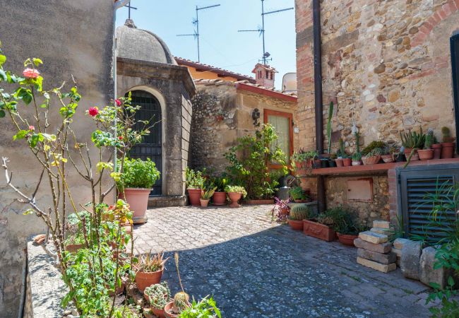 Villa in Marcialla - VILLA CHIANTI, your Secret 4 Bedrooms Retreat with View over the Vineyards in Marcialla Villa in Marcialla - VILLA CHIANTI, your Secret 4 Bedrooms Retreat with View over the Vineyards in Marcialla