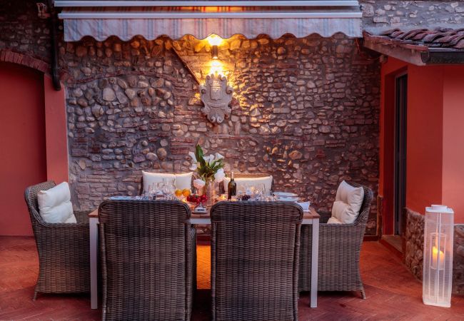 Villa in Marcialla - VILLA CHIANTI, your Secret 4 Bedrooms Retreat with View over the Vineyards in Marcialla Villa in Marcialla - VILLA CHIANTI, your Secret 4 Bedrooms Retreat with View over the Vineyards in Marcialla