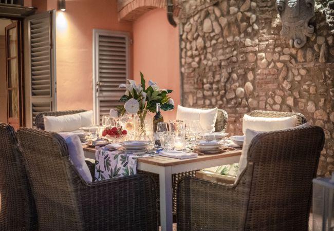 Villa in Marcialla - VILLA CHIANTI, your Secret 4 Bedrooms Retreat with View over the Vineyards in Marcialla Villa in Marcialla - VILLA CHIANTI, your Secret 4 Bedrooms Retreat with View over the Vineyards in Marcialla