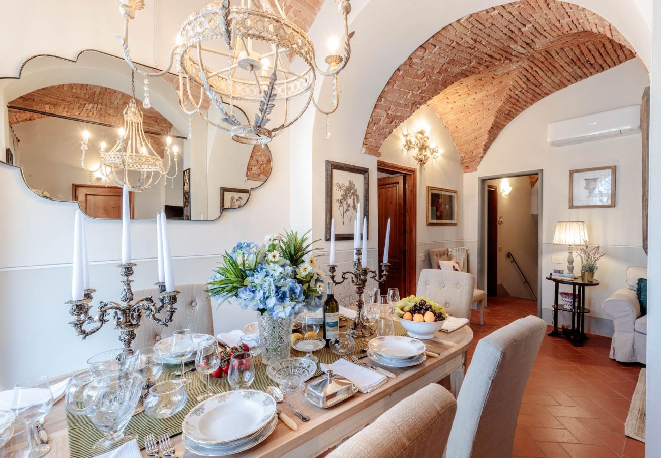 Villa in Marcialla - VILLA CHIANTI, your Secret 4 Bedrooms Retreat with View over the Vineyards in Marcialla Villa in Marcialla - VILLA CHIANTI, your Secret 4 Bedrooms Retreat with View over the Vineyards in Marcialla