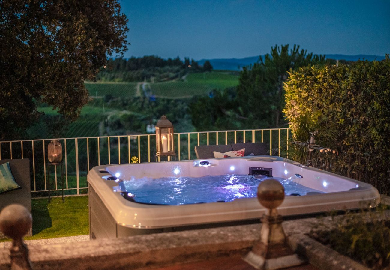 Villa in Marcialla - VILLA CHIANTI, your Secret 4 Bedrooms Retreat with View over the Vineyards in Marcialla Villa in Marcialla - VILLA CHIANTI, your Secret 4 Bedrooms Retreat with View over the Vineyards in Marcialla