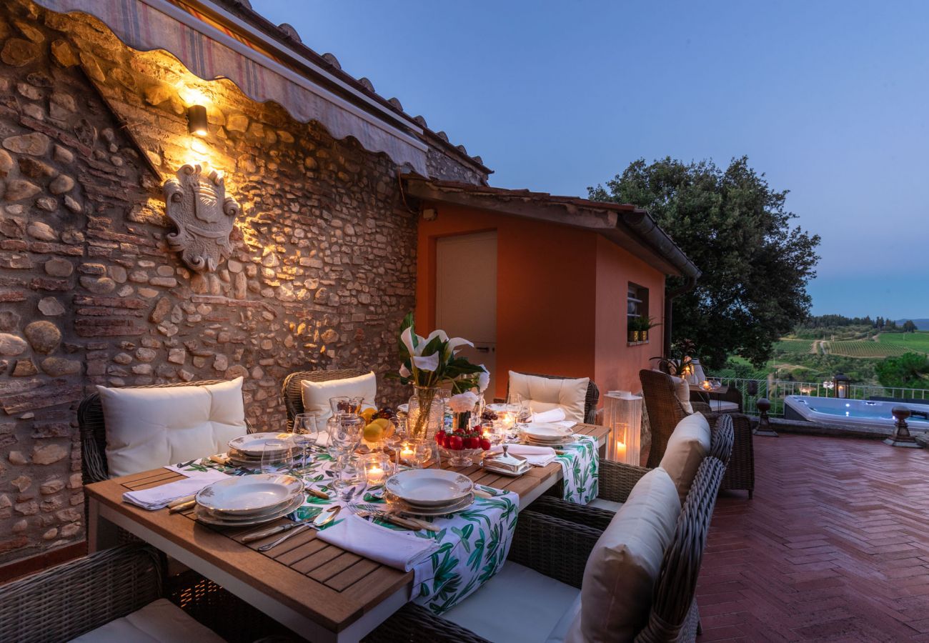 Villa in Marcialla - VILLA CHIANTI, your Secret 4 Bedrooms Retreat with View over the Vineyards in Marcialla Villa in Marcialla - VILLA CHIANTI, your Secret 4 Bedrooms Retreat with View over the Vineyards in Marcialla