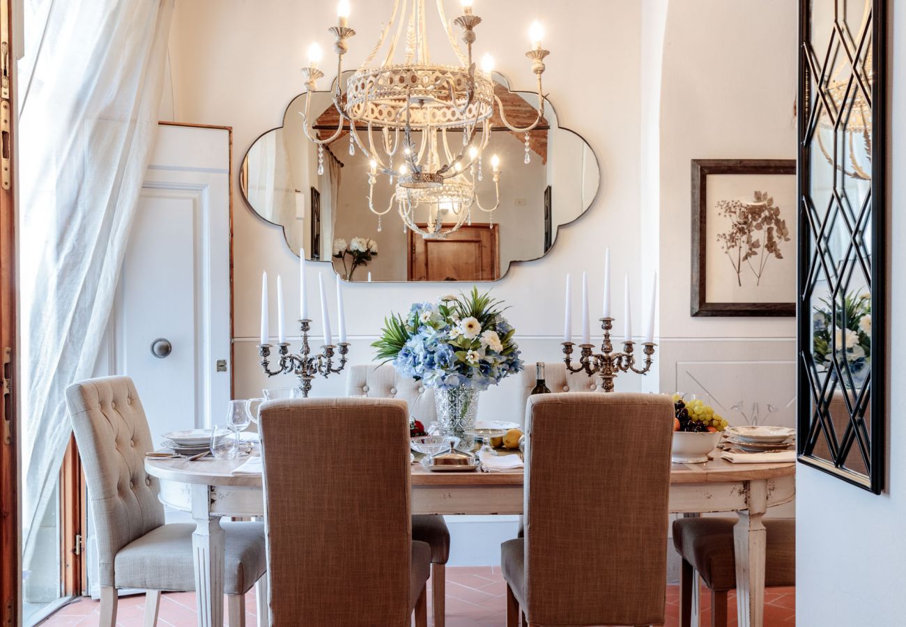 Villa in Marcialla - VILLA CHIANTI, your Secret 4 Bedrooms Retreat with View over the Vineyards in Marcialla Villa in Marcialla - VILLA CHIANTI, your Secret 4 Bedrooms Retreat with View over the Vineyards in Marcialla
