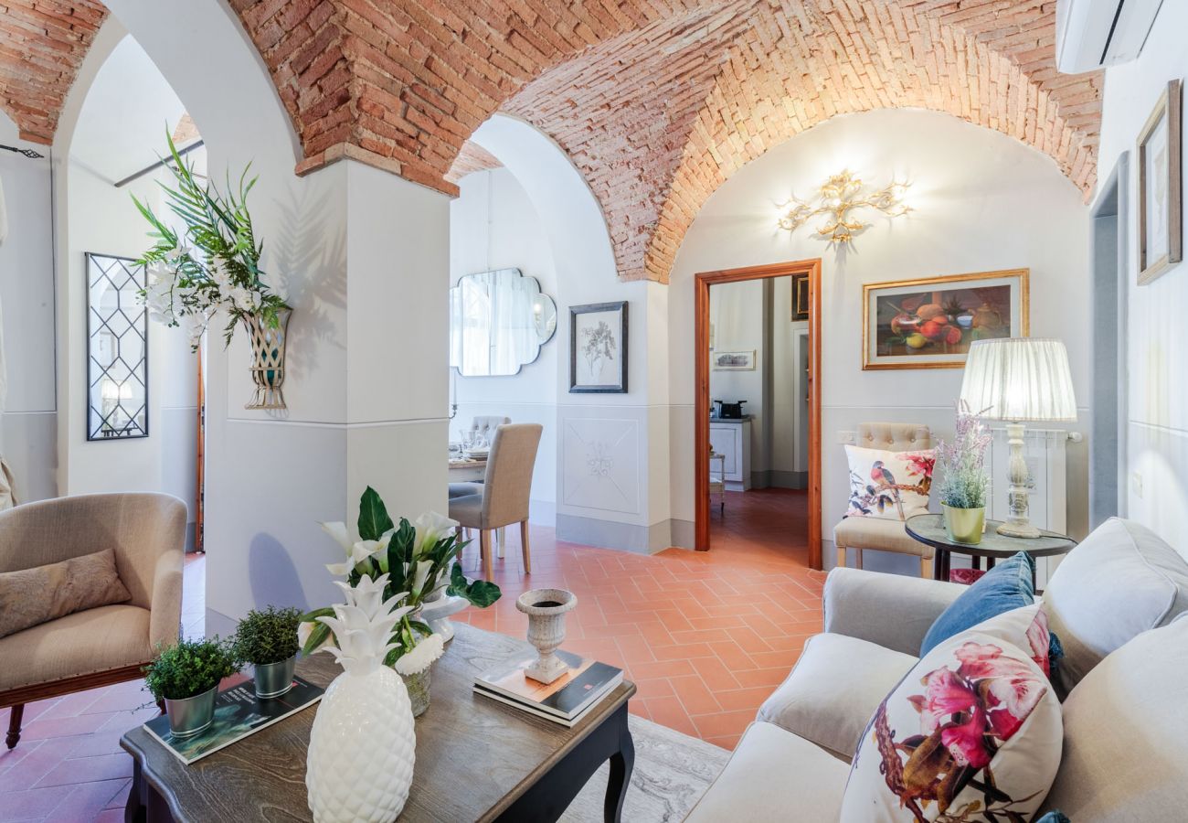 Villa in Marcialla - VILLA CHIANTI, your Secret 4 Bedrooms Retreat with View over the Vineyards in Marcialla Villa in Marcialla - VILLA CHIANTI, your Secret 4 Bedrooms Retreat with View over the Vineyards in Marcialla