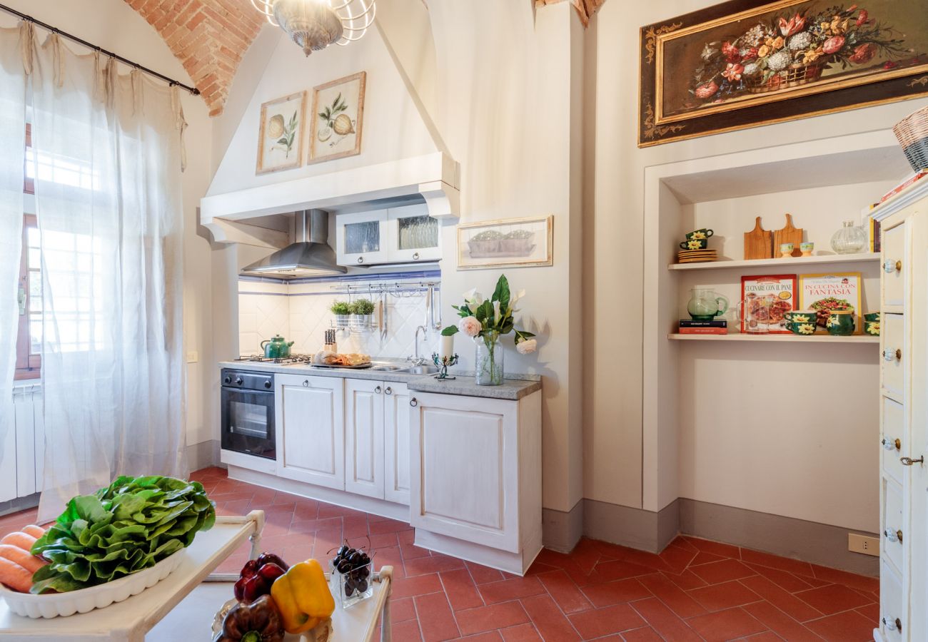 Villa in Marcialla - VILLA CHIANTI, your Secret 4 Bedrooms Retreat with View over the Vineyards in Marcialla Villa in Marcialla - VILLA CHIANTI, your Secret 4 Bedrooms Retreat with View over the Vineyards in Marcialla