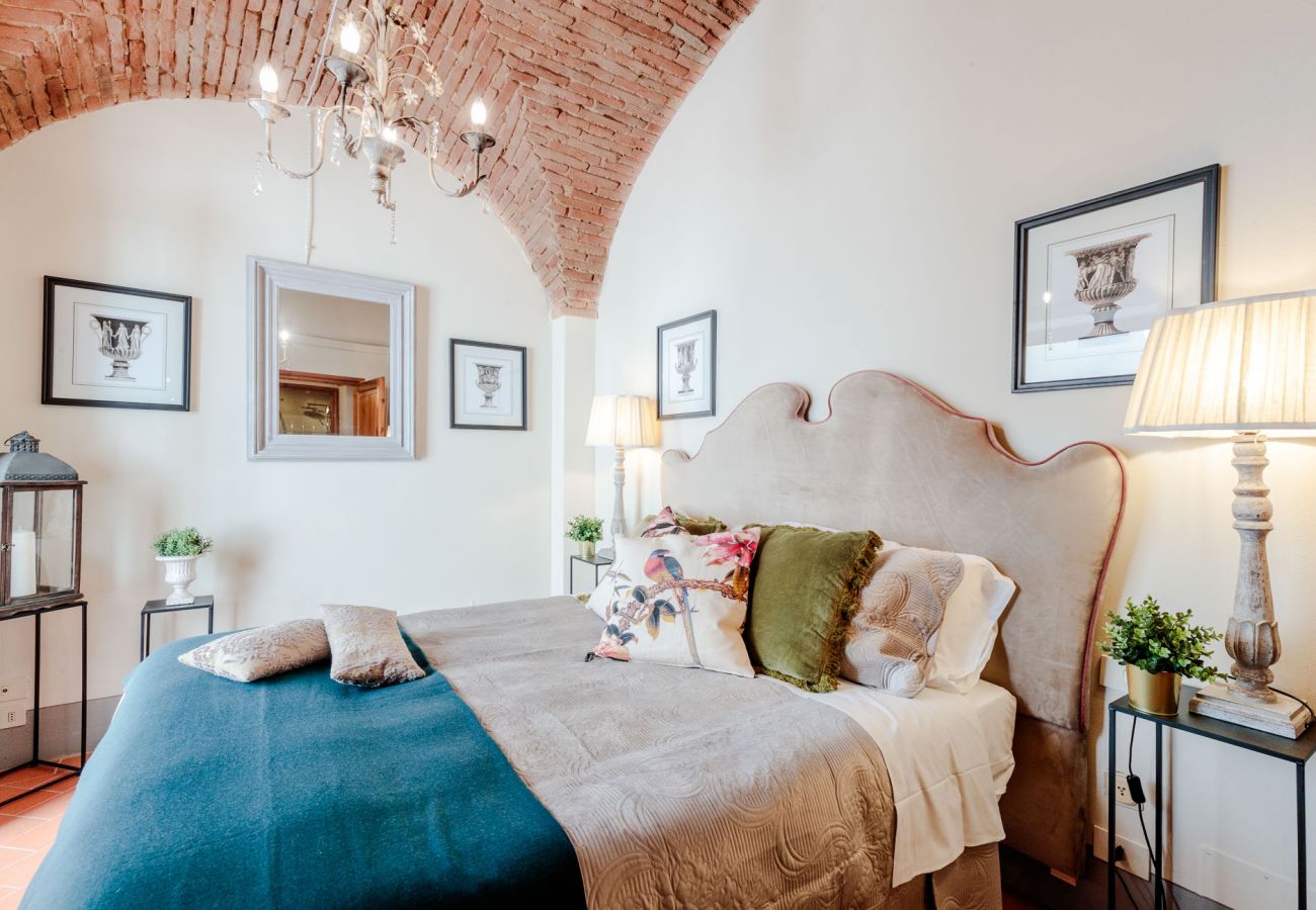Villa in Marcialla - VILLA CHIANTI, your Secret 4 Bedrooms Retreat with View over the Vineyards in Marcialla Villa in Marcialla - VILLA CHIANTI, your Secret 4 Bedrooms Retreat with View over the Vineyards in Marcialla