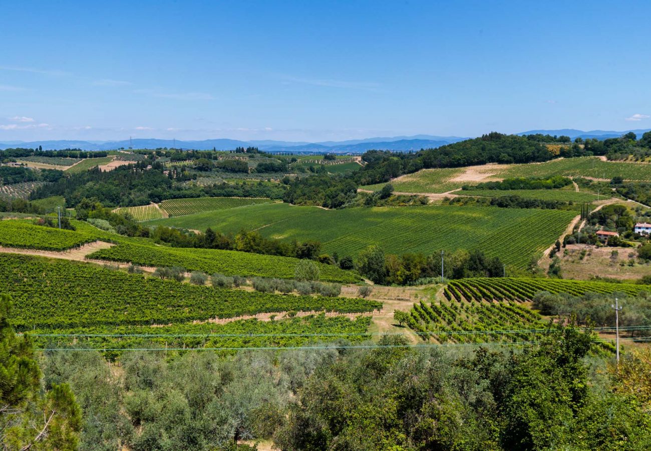 Villa in Marcialla - VILLA CHIANTI, your Secret 4 Bedrooms Retreat with View over the Vineyards in Marcialla Villa in Marcialla - VILLA CHIANTI, your Secret 4 Bedrooms Retreat with View over the Vineyards in Marcialla