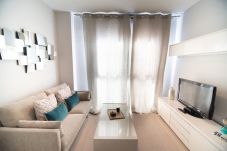 Apartment in Madrid - M (JMC 5) BERNABEU R. MADRID STADIUM APARTMENT 1 ROOM 2 PAX PARKING  - MADRID BUSINESS CENTER