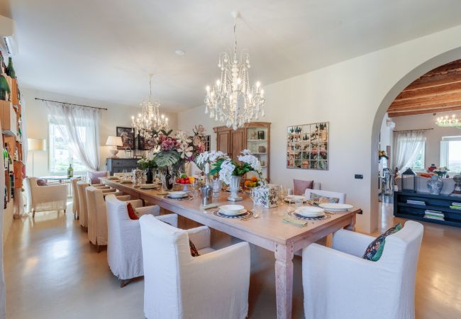 Villa in Montecarlo - 10 Bedrooms Villa in Lucca, SPA, Panoramic Pool Villa in Montecarlo - 10 Bedrooms Villa in Lucca, SPA, Panoramic Pool