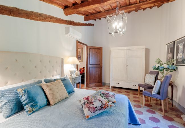 Villa in Montecarlo - 10 Bedrooms Villa in Lucca, SPA, Panoramic Pool Villa in Montecarlo - 10 Bedrooms Villa in Lucca, SPA, Panoramic Pool