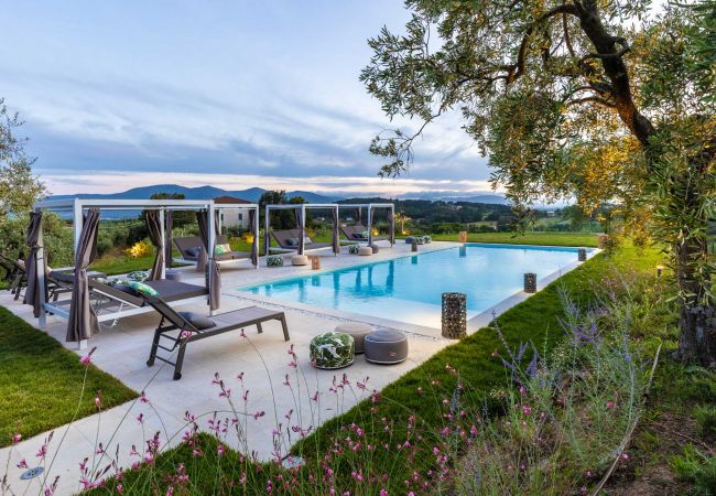Villa in Montecarlo - 10 Bedrooms Villa in Lucca, SPA, Panoramic Pool Villa in Montecarlo - 10 Bedrooms Villa in Lucca, SPA, Panoramic Pool