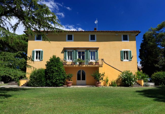 Villa in Montecarlo - 10 Bedrooms Villa in Lucca, SPA, Panoramic Pool Villa in Montecarlo - 10 Bedrooms Villa in Lucca, SPA, Panoramic Pool
