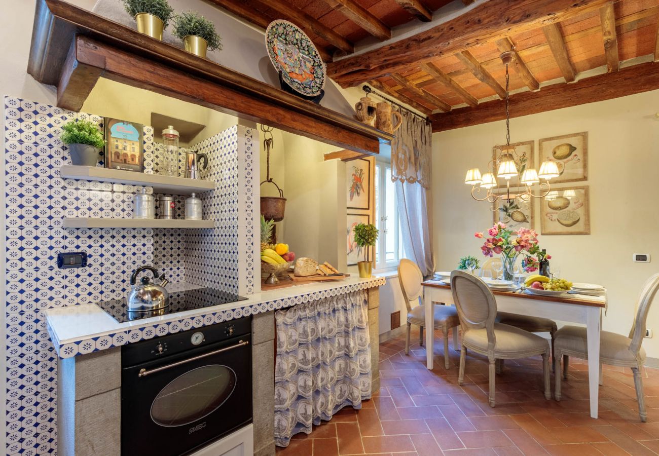 Apartment in Lucca - CASA KATHY: Smart and Convenient Luxury 2 Bedrooms Apartment inside the City Walls Apartment in Lucca - CASA KATHY: Smart and Convenient Luxury 2 Bedrooms Apartment inside the City Walls