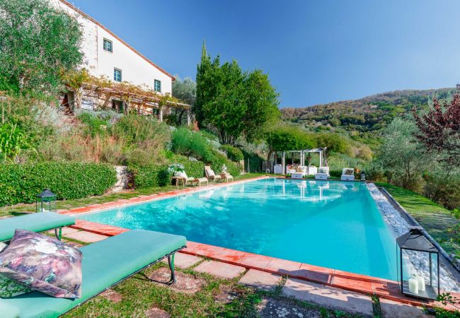 Villa in Lucca - Villa Gufo The Place to Be. Panoramic Private Pool with a Lucca View and Private Tennis Court Villa in Lucca - Villa Gufo The Place to Be. Panoramic Private Pool with a Lucca View and Private Tennis Court