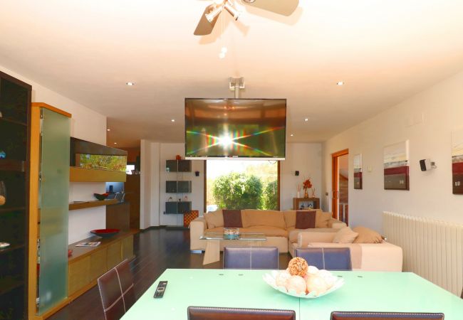 Country house in Campos - Son Vigili 417 magnificent villa with private pool, jacuzzi, children's area and air-conditioning Country house in Campos - Son Vigili 417 magnificent villa with private pool, jacuzzi, children's area and air-conditioning