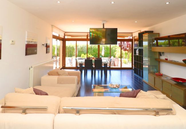 Country house in Campos - Son Vigili 417 magnificent villa with private pool, jacuzzi, children's area and air-conditioning Country house in Campos - Son Vigili 417 magnificent villa with private pool, jacuzzi, children's area and air-conditioning