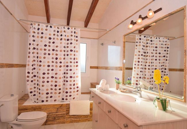 Country house in Cas Concos - Can Claret Gran 176 wonderful villa with private pool, large terrace, air conditioning and WiFi Country house in Cas Concos - Can Claret Gran 176 wonderful villa with private pool, large terrace, air conditioning and WiFi